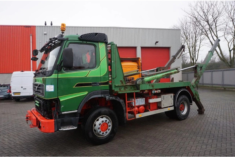 Volvo FM12-420 / ENGINE RUNNING / 4X4 / HYDRAULICS / BIG AXLE / ONLY:510426 KM / FULL STEEL / EURO-3 / 2001 - Liftdumper lastbil: billede 2 Volvo FM12-420 / ENGINE RUNNING / 4X4 / HYDRAULICS / BIG AXLE / ONLY:510426 KM / FULL STEEL / EURO-3 / 2001 - Liftdumper lastbil: billede 2
