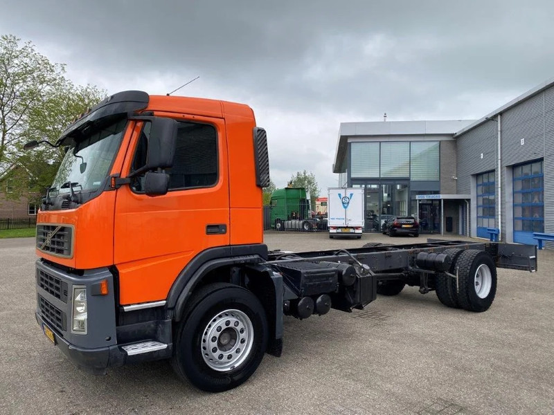 Volvo FM9-260 / HYDRAULICS / NL TRUCK / AUTOMATIC / EURO-3 / 2005 - Lastbil chassis: billede 1 Volvo FM9-260 / HYDRAULICS / NL TRUCK / AUTOMATIC / EURO-3 / 2005 - Lastbil chassis: billede 1
