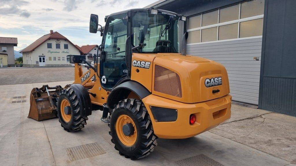 Case 321F - NEW Tyres - Gummihjulslæsser: billede 4 Case 321F - NEW Tyres - Gummihjulslæsser: billede 4