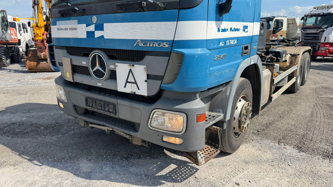 Mercedes-Benz Actros 2641 6x4 hiab abroll tipper - spring - Containerbil/ Veksellad lastbil: billede 2 Mercedes-Benz Actros 2641 6x4 hiab abroll tipper - spring - Containerbil/ Veksellad lastbil: billede 2