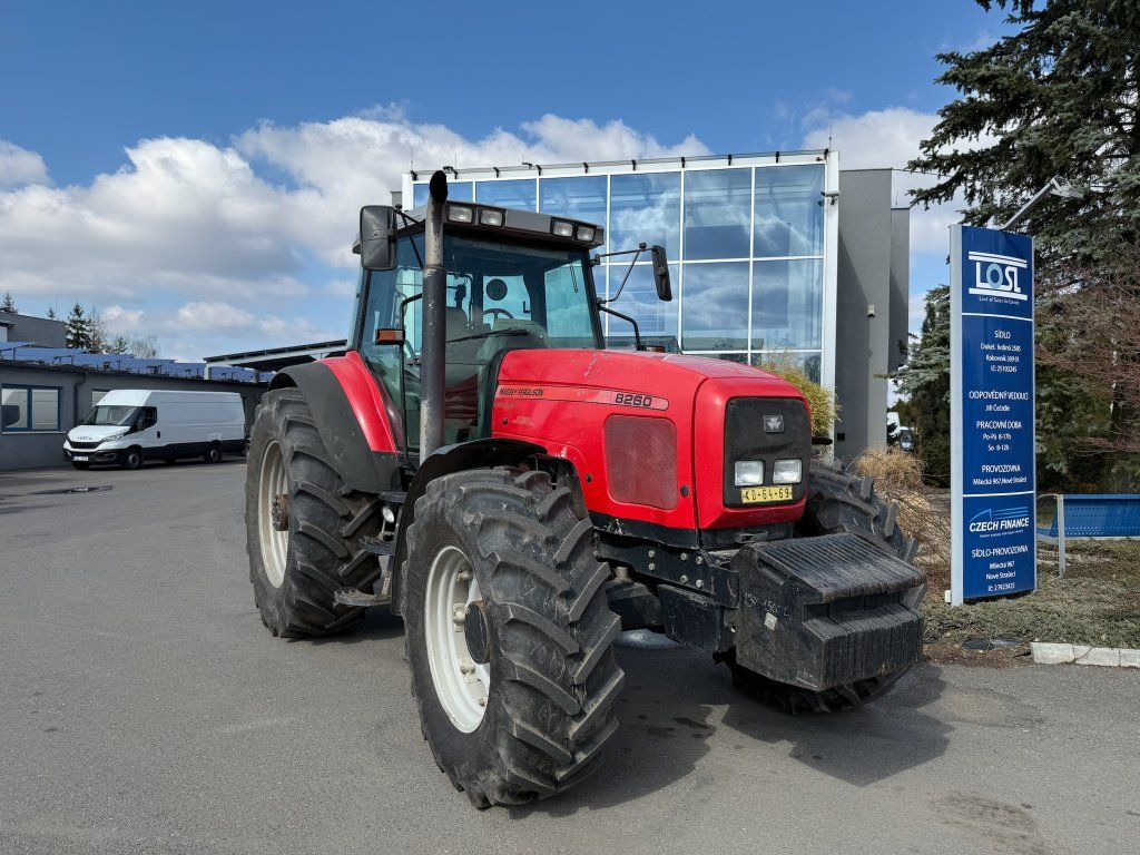 Massey Ferguson MF8260 - Traktor: billede 2 Massey Ferguson MF8260 - Traktor: billede 2