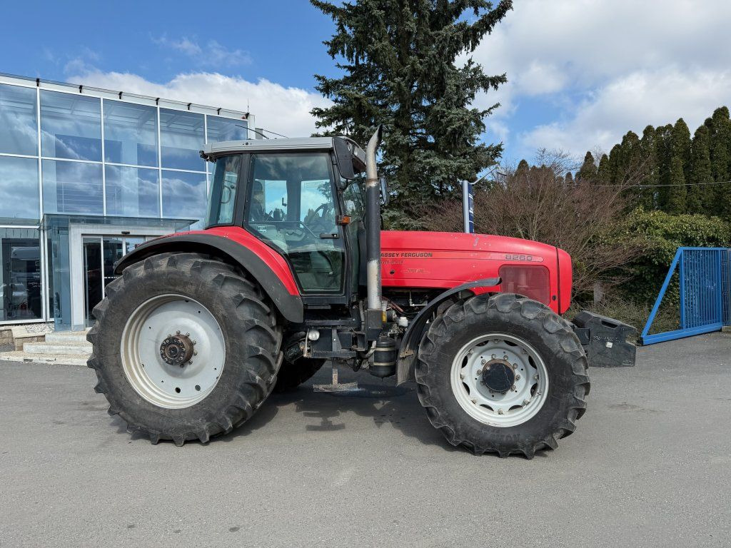 Massey Ferguson MF8260 - Traktor: billede 3 Massey Ferguson MF8260 - Traktor: billede 3