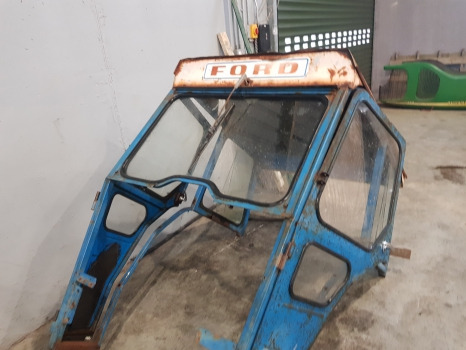 Ford 4000, 5000, 7000 Complete Cab 81834249, 81834250 Sold, Sold, Sold - Førerhus: billede 3 Ford 4000, 5000, 7000 Complete Cab 81834249, 81834250 Sold, Sold, Sold - Førerhus: billede 3