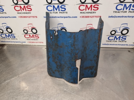 Ford 5000, 7000 Steering Column Cover - Førerhus og interiør: billede 3 Ford 5000, 7000 Steering Column Cover - Førerhus og interiør: billede 3
