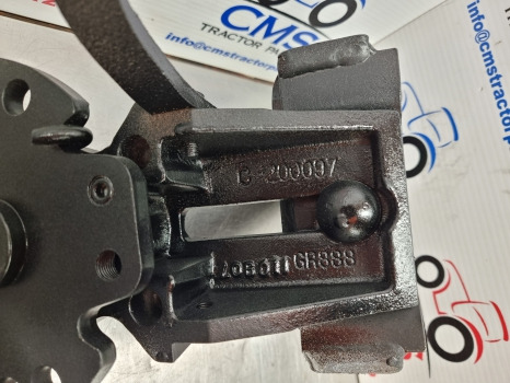 Massey Ferguson 7719, Claas, Mf, Front Mudguard Bracket Kit Rh 4273671m1 - Skærm: billede 5 Massey Ferguson 7719, Claas, Mf, Front Mudguard Bracket Kit Rh 4273671m1 - Skærm: billede 5