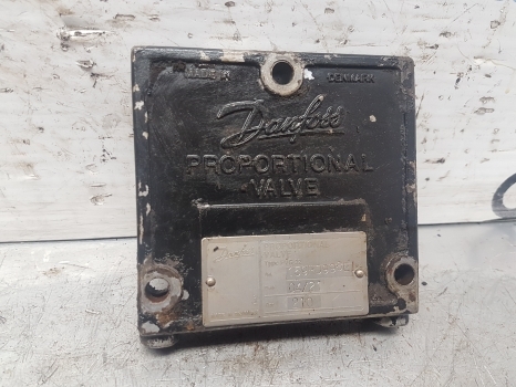 Terex T252 Tr250 Danfoss Proportional Valve End Plate 159h0996 - Reservedel for Teleskop truck: billede 1 Terex T252 Tr250 Danfoss Proportional Valve End Plate 159h0996 - Reservedel for Teleskop truck: billede 1