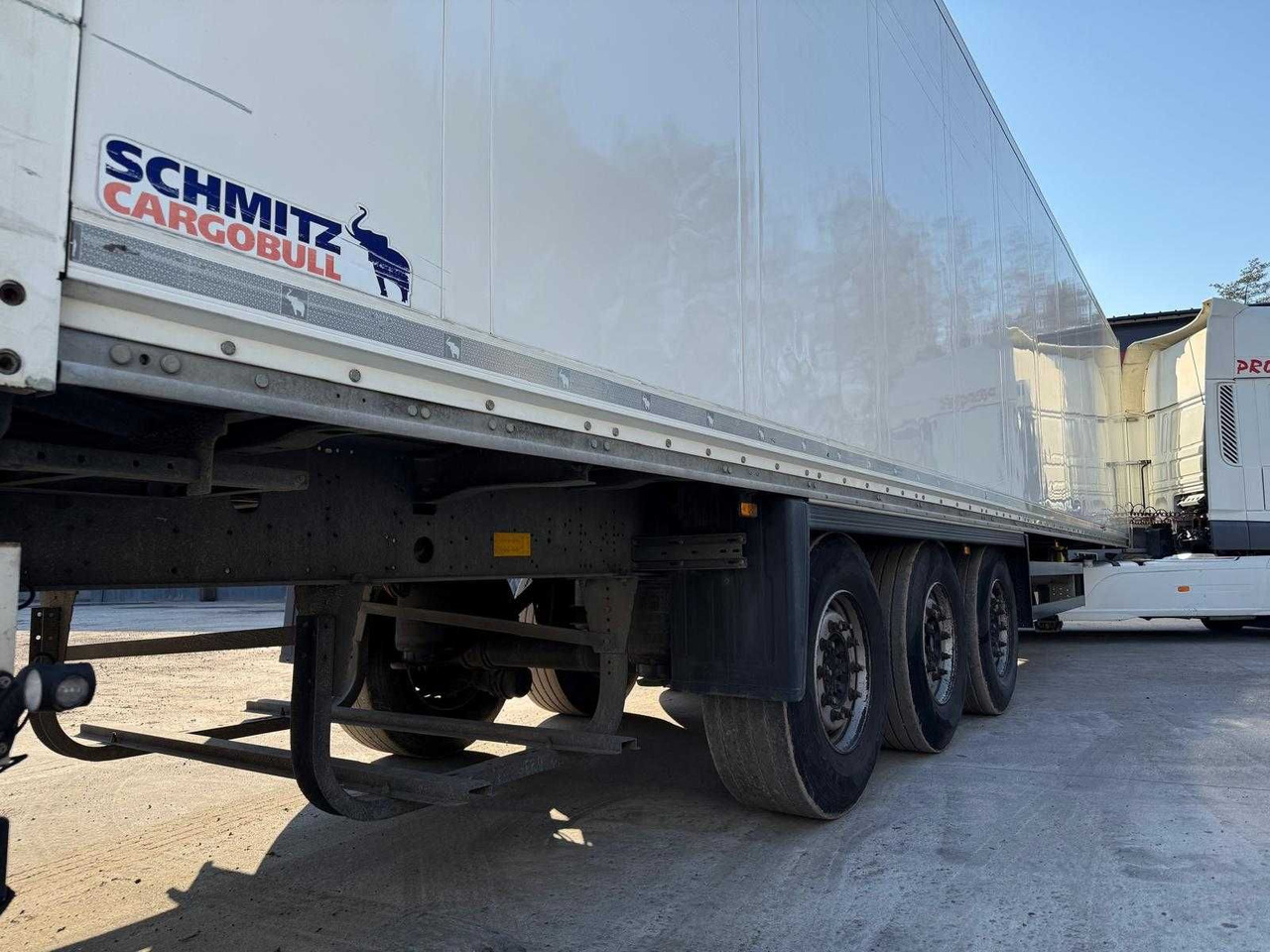 Schmitz Izoterma Kontener Box, 2017r, roleta , 481083 km , z Francji - Isotermisk sættevogn: billede 4 Schmitz Izoterma Kontener Box, 2017r, roleta , 481083 km , z Francji - Isotermisk sættevogn: billede 4