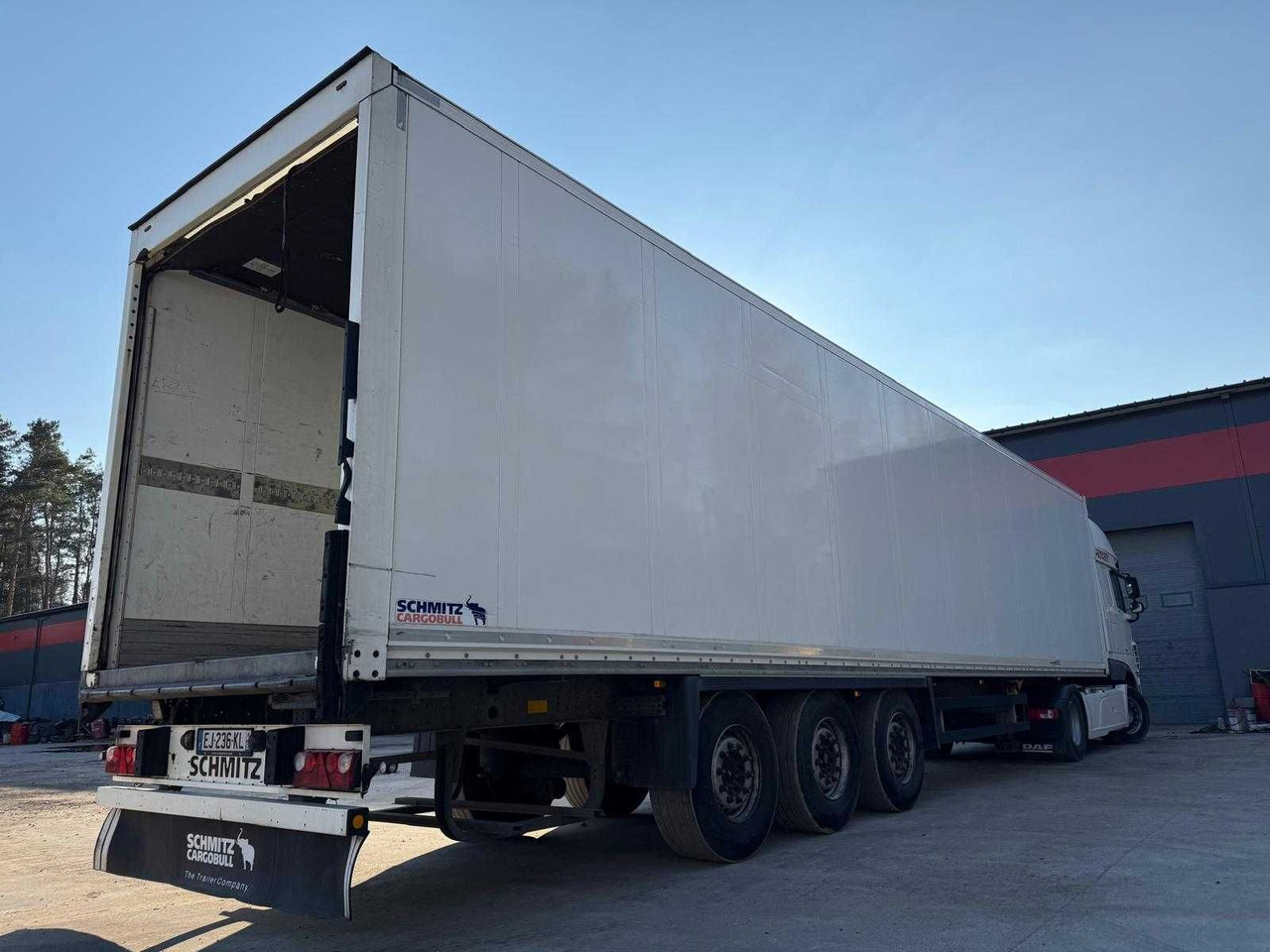 Schmitz Izoterma Kontener Box, 2017r, roleta , 481083 km , z Francji - Isotermisk sættevogn: billede 4 Schmitz Izoterma Kontener Box, 2017r, roleta , 481083 km , z Francji - Isotermisk sættevogn: billede 4