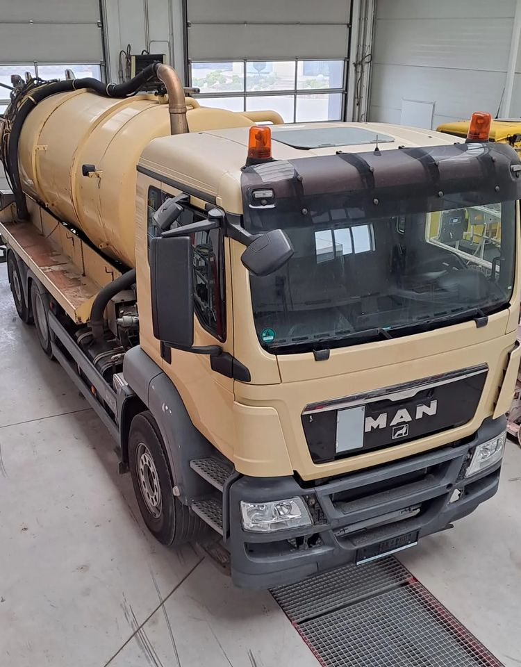MAN MAN TGS 26.360/6X2/POJAZD KOMUNALNY Z WYWROTEM - Slamsugemaskine: billede 2 MAN MAN TGS 26.360/6X2/POJAZD KOMUNALNY Z WYWROTEM - Slamsugemaskine: billede 2