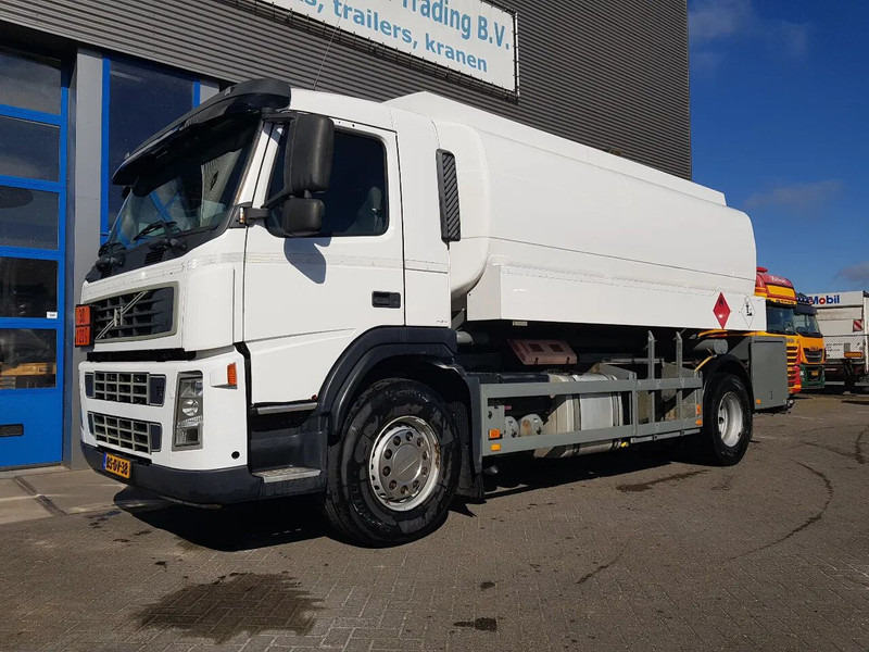 Volvo FM 9.340 Petrol, Diesel 17000 Ltr. 3 Compartementen - Tankbil: billede 2 Volvo FM 9.340 Petrol, Diesel 17000 Ltr. 3 Compartementen - Tankbil: billede 2