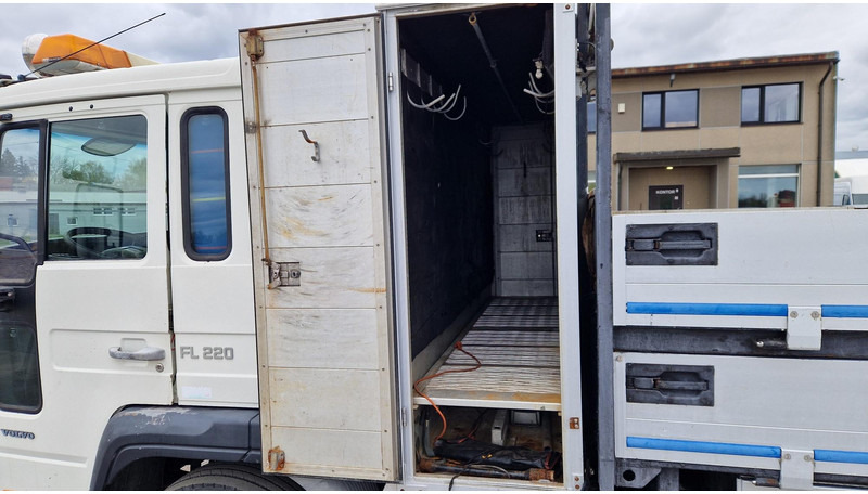 Lastbil med lad, Lastbil med kran Volvo FL220 4X2 Palfinger PK7501: billede 20