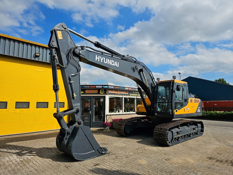 Hyundai R215L - Bæltegravemaskine: billede 2 Hyundai R215L - Bæltegravemaskine: billede 2
