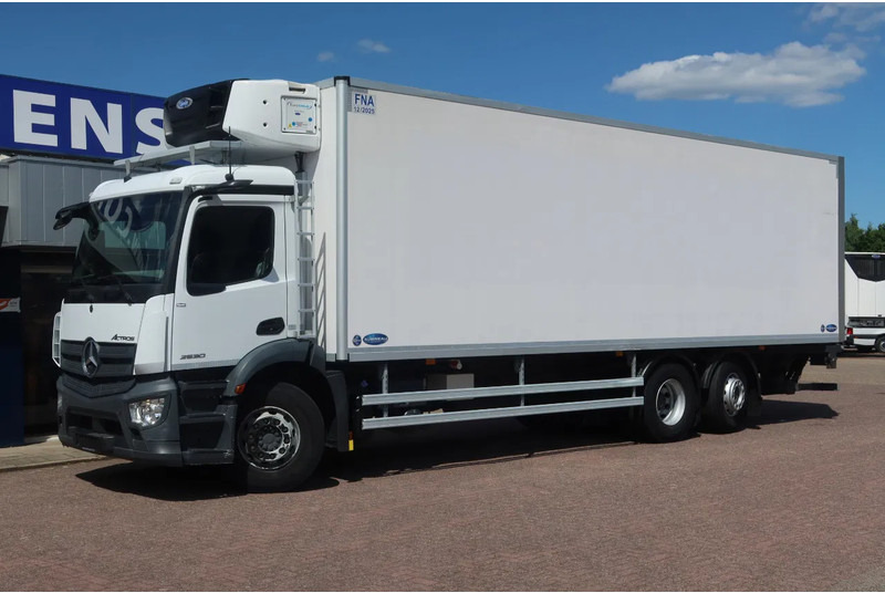 Mercedes-Benz 2530 L 6X2 Koel/Vries Carrier Supra 1050 - Kølevogn lastbil: billede 2 Mercedes-Benz 2530 L 6X2 Koel/Vries Carrier Supra 1050 - Kølevogn lastbil: billede 2