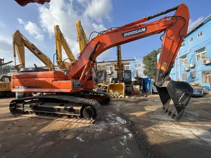 90% new and low hours used excavators Doosan DX300LC second hand excavators 30tons excavator new arrivedd in stock for sale - Gravemaskine: billede 5 90% new and low hours used excavators Doosan DX300LC second hand excavators 30tons excavator new arrivedd in stock for sale - Gravemaskine: billede 5