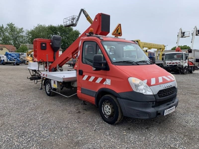 Iveco Daily GSR E179T - 17,1m - 200 kg - Lastbil med mandskabslift: billede 1 Iveco Daily GSR E179T - 17,1m - 200 kg - Lastbil med mandskabslift: billede 1