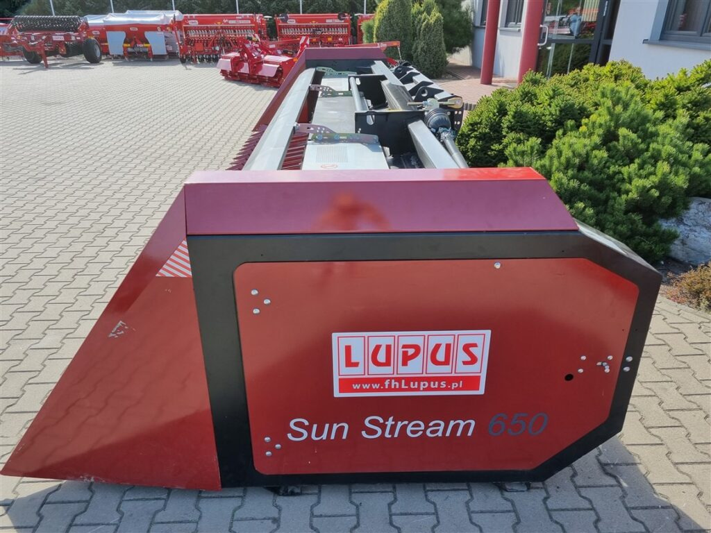 Lupus Sonnenblummenvorsatz / Sunflower harvester / Coupe à tournesol / Сosechadora / Macchina per la raccolta dei girasoli / Жатка для подсолнечника / Przystawka do słonecznika 6,5 m - Skærebord til solsikker: billede 3 Lupus Sonnenblummenvorsatz / Sunflower harvester / Coupe à tournesol / Сosechadora / Macchina per la raccolta dei girasoli / Жатка для подсолнечника / Przystawka do słonecznika 6,5 m - Skærebord til solsikker: billede 3