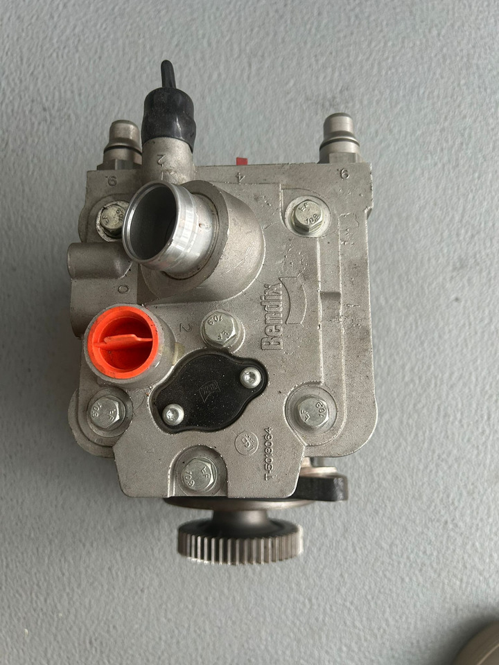 MERCEDES-BENZ KNORR-BREMSE-BENDIX- A0011304515 - Kompressor: billede 2 MERCEDES-BENZ KNORR-BREMSE-BENDIX- A0011304515 - Kompressor: billede 2