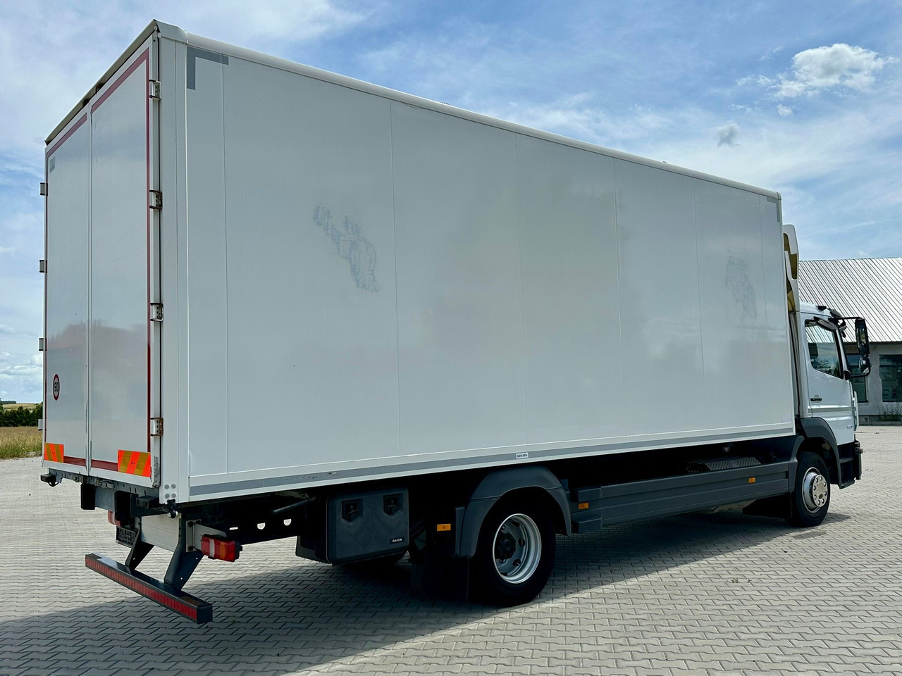 MERCEDES-BENZ ATEGO / 1221 / IZOTERMA / KONTENER / AUTOMAT / 230 TYS KM / 17 EUROPALET / 6.8 M DŁUGOŚCI / 2019 ROK - Isotermisk lastbil: billede 3 MERCEDES-BENZ ATEGO / 1221 / IZOTERMA / KONTENER / AUTOMAT / 230 TYS KM / 17 EUROPALET / 6.8 M DŁUGOŚCI / 2019 ROK - Isotermisk lastbil: billede 3