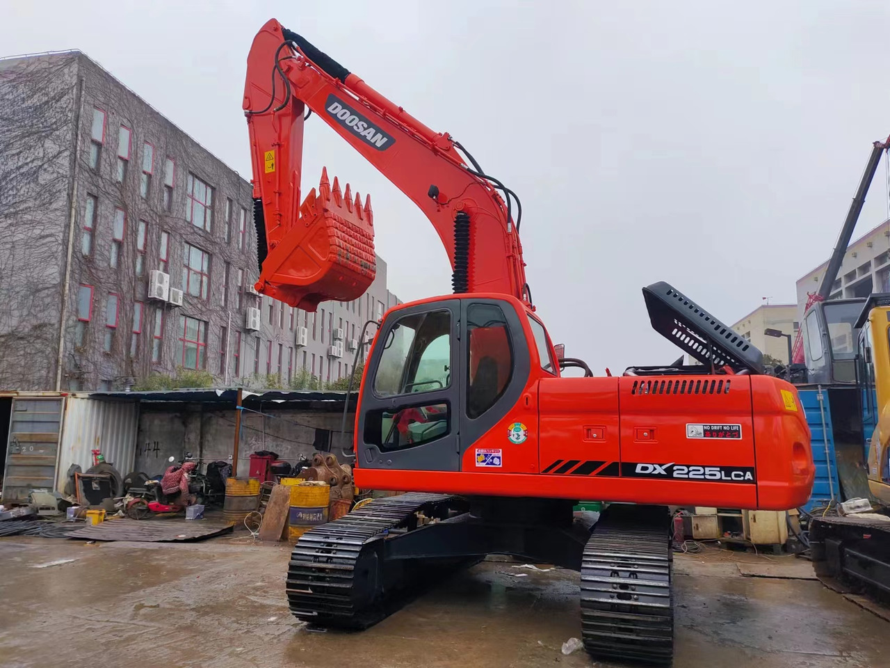 DOOSAN DX225LCA - Bæltegravemaskine: billede 2 DOOSAN DX225LCA - Bæltegravemaskine: billede 2