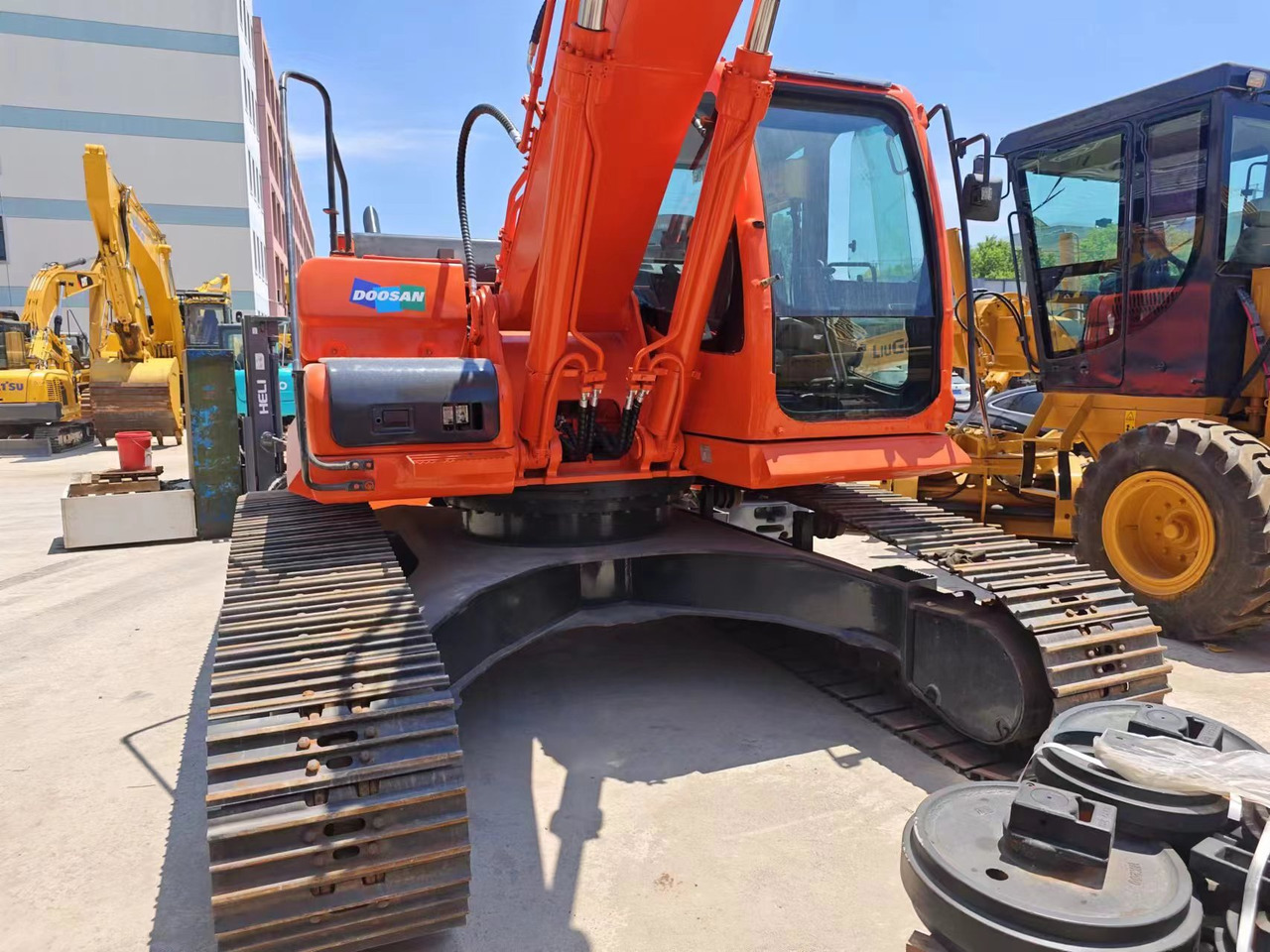 DOOSAN DX300LC-9C - Bæltegravemaskine: billede 2 DOOSAN DX300LC-9C - Bæltegravemaskine: billede 2