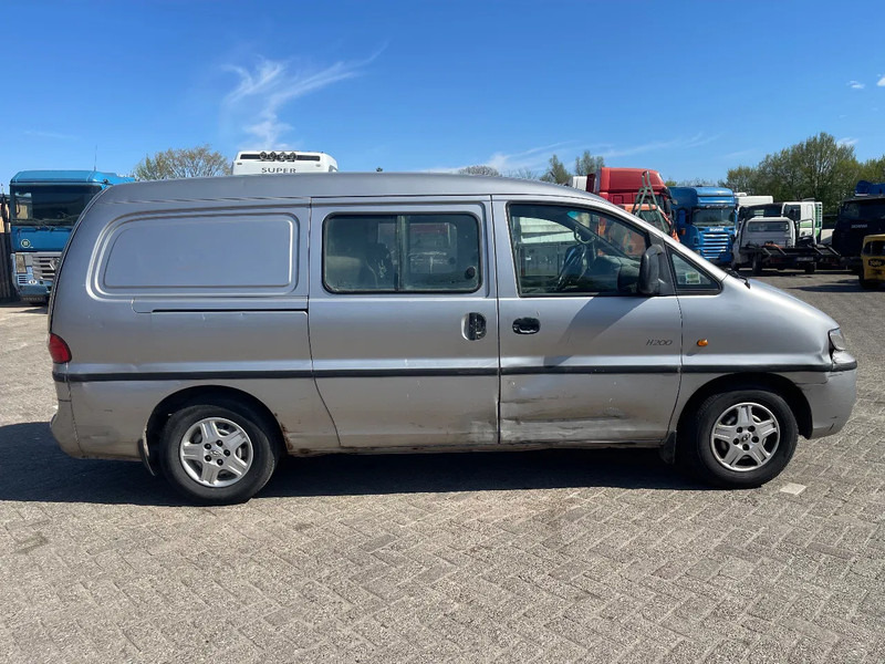 Hyundai H200 BUS - Små varebil: billede 4 Hyundai H200 BUS - Små varebil: billede 4