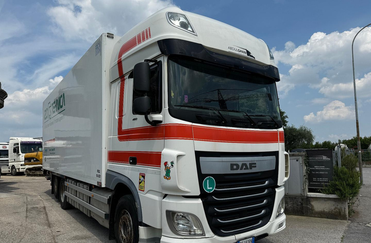 Motrice frigo DAF XF 105.460 con Sponda - Kølevogn lastbil: billede 1 Motrice frigo DAF XF 105.460 con Sponda - Kølevogn lastbil: billede 1