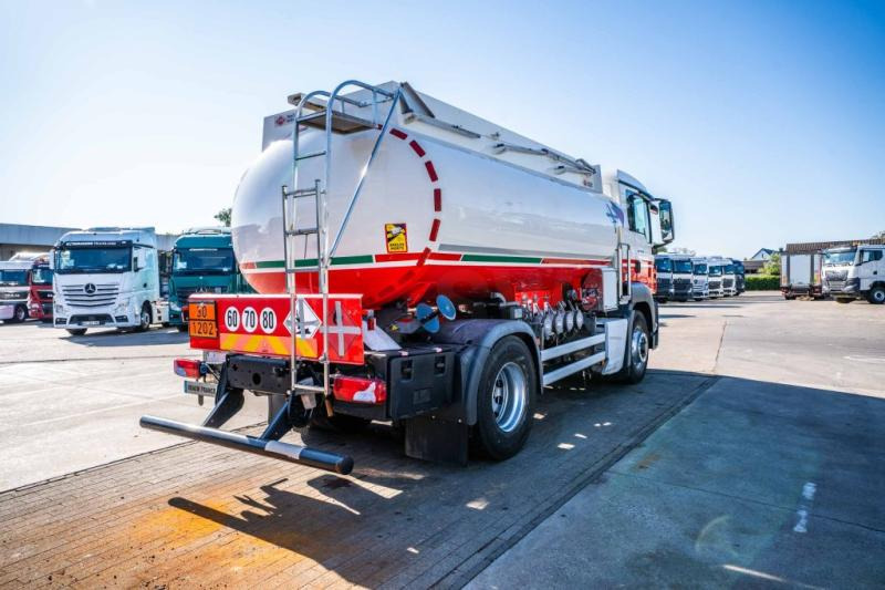 MAN TGS 18.400 4x4H +ALU CM 11.500L /4 COMP - Tankbil: billede 4 MAN TGS 18.400 4x4H +ALU CM 11.500L /4 COMP - Tankbil: billede 4