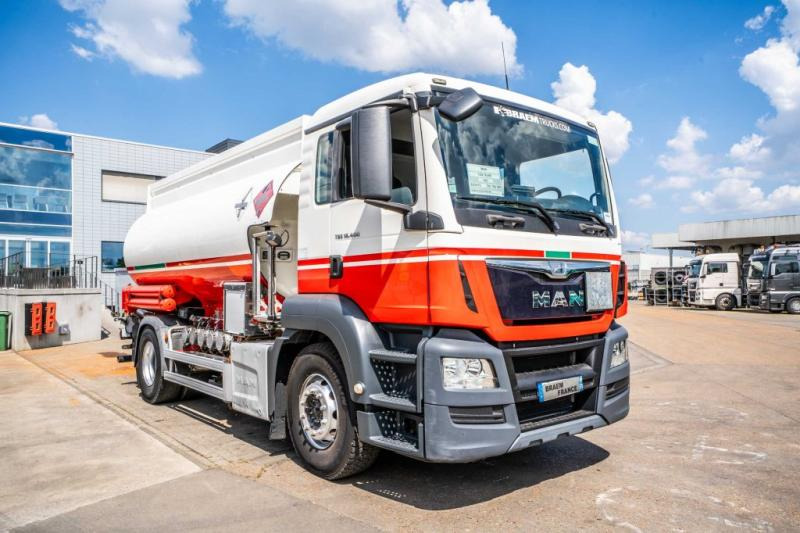MAN TGS 18.400 // CUVE ALU MAGYAR 13.500L + 5 COMP - Tankbil: billede 2 MAN TGS 18.400 // CUVE ALU MAGYAR 13.500L + 5 COMP - Tankbil: billede 2