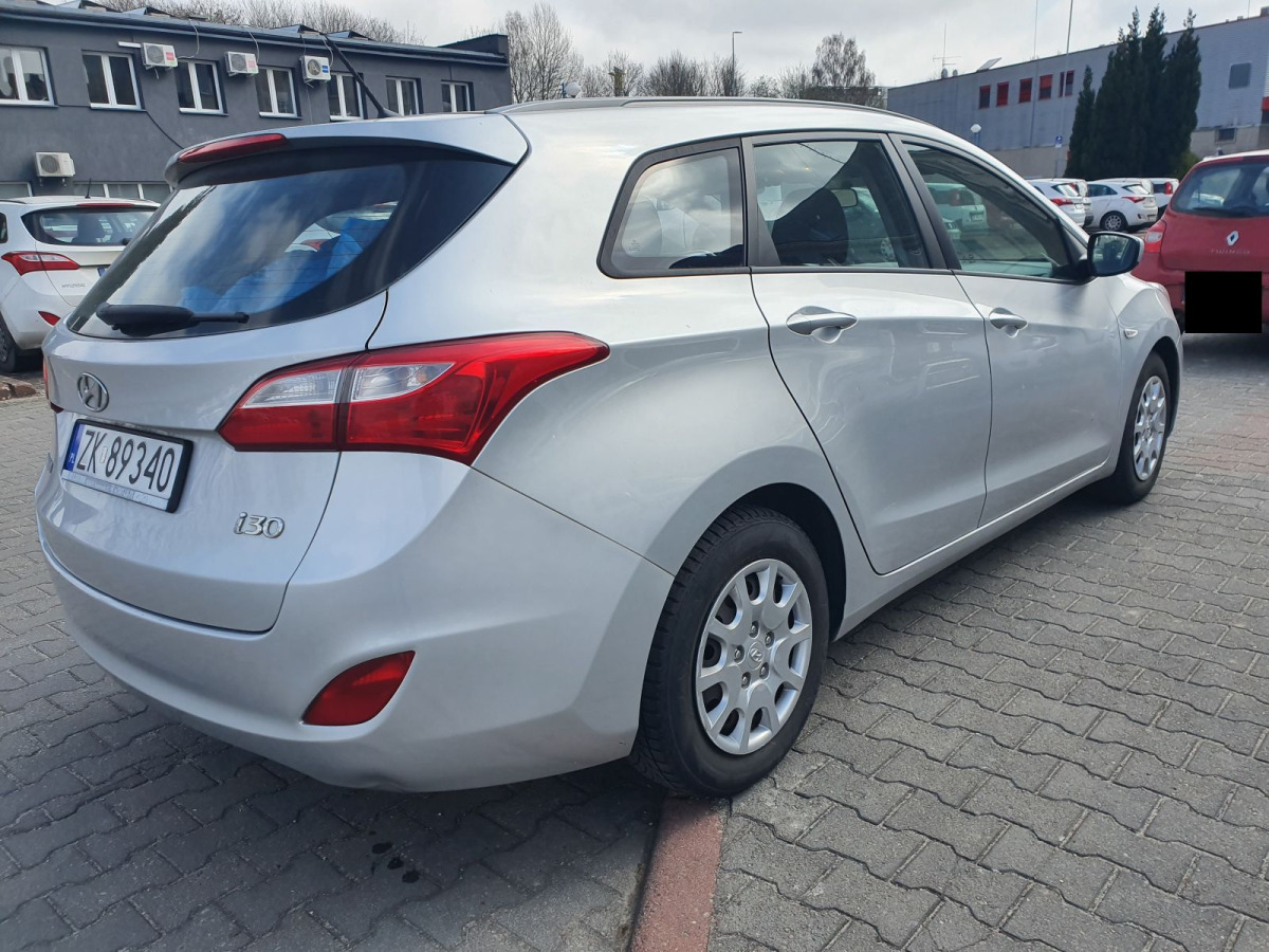 HYUNDAI I30 KOMBI - Bil: billede 3 HYUNDAI I30 KOMBI - Bil: billede 3