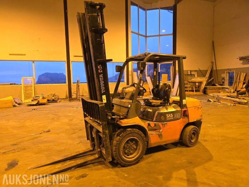 2005 Toyota 02-7fdjf35 gaffeltruck - Materialehåndteringsudstyr: billede 1 2005 Toyota 02-7fdjf35 gaffeltruck - Materialehåndteringsudstyr: billede 1