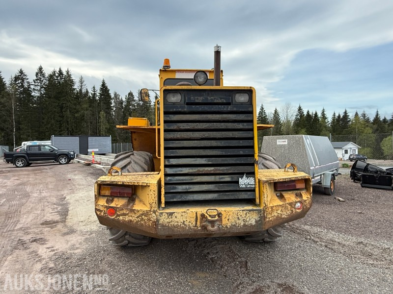 Volvo L120 Hjullaster - 4x4 - Gjerstad 2900L skuff - Nylig byttet dekk - Vekt montert - Gummihjulslæsser: billede 5 Volvo L120 Hjullaster - 4x4 - Gjerstad 2900L skuff - Nylig byttet dekk - Vekt montert - Gummihjulslæsser: billede 5