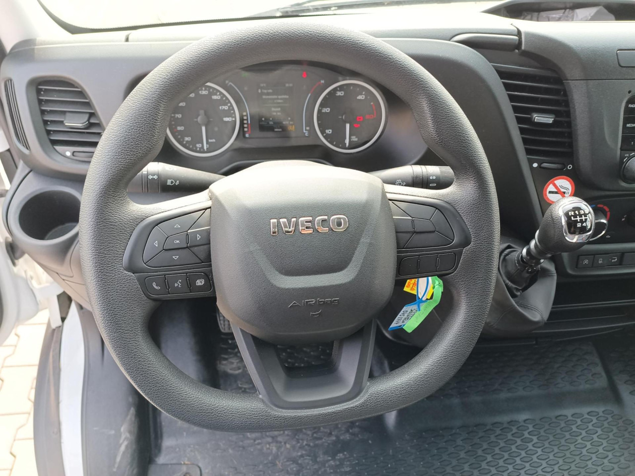 IVECO Daily 35C16H - Varebil med kasse: billede 2 IVECO Daily 35C16H - Varebil med kasse: billede 2