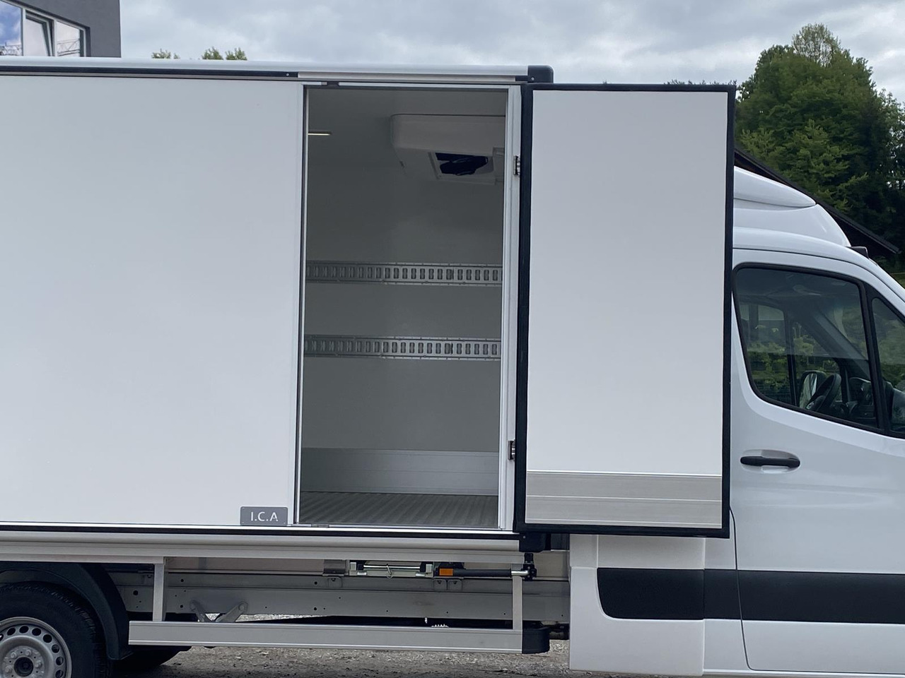 MERCEDES BENZ SPRINTER 317 CDI | DOPPELREGIME TIEFKÜHLKOFFER + BACKSLEEPER - Kølebil: billede 3 MERCEDES BENZ SPRINTER 317 CDI | DOPPELREGIME TIEFKÜHLKOFFER + BACKSLEEPER - Kølebil: billede 3