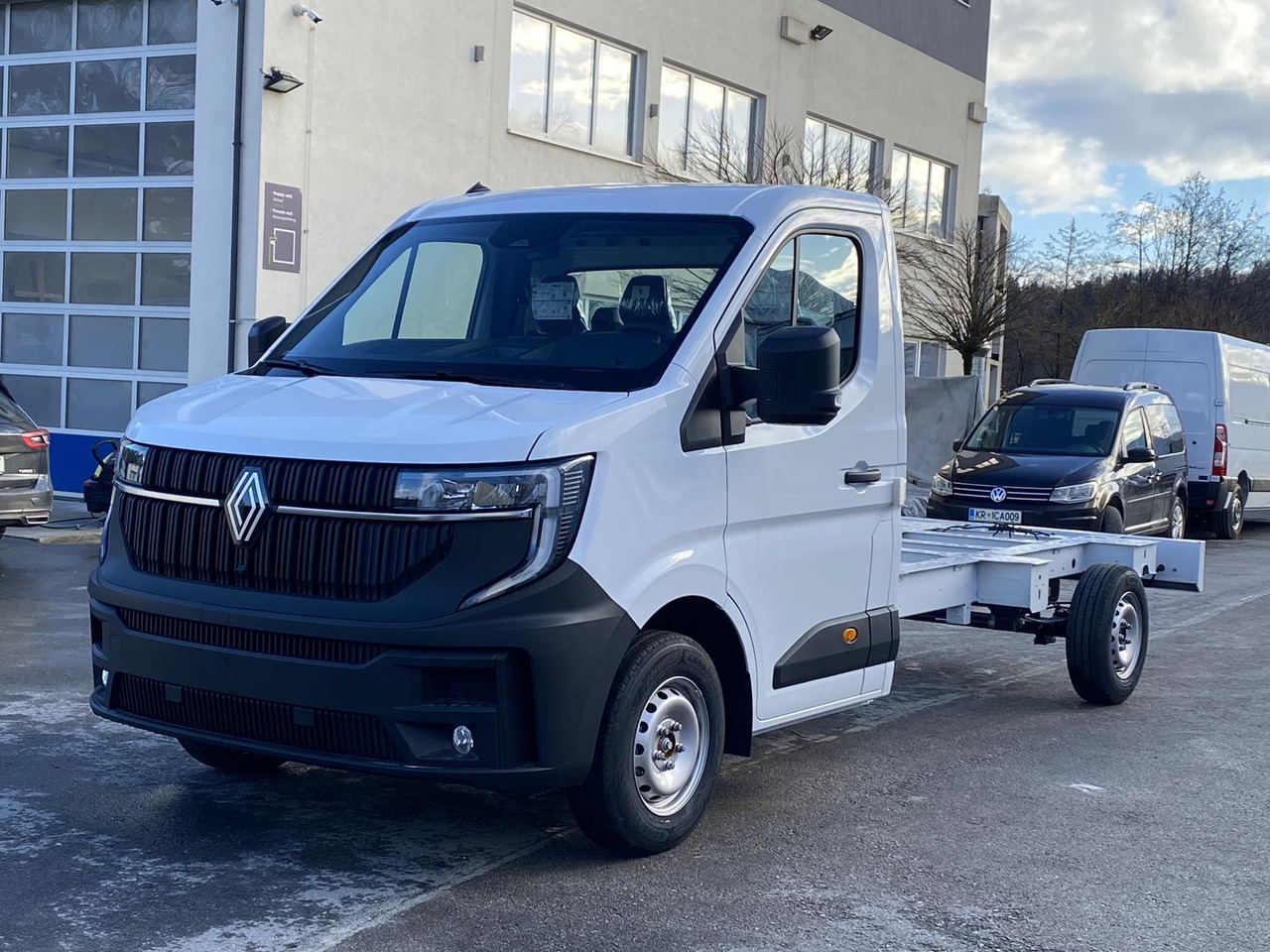 RENAULT NEW MASTER L3 170PS 1+2 PRITSCHE PLANE 4300MM - Varebil med presenning: billede 1 RENAULT NEW MASTER L3 170PS 1+2 PRITSCHE PLANE 4300MM - Varebil med presenning: billede 1