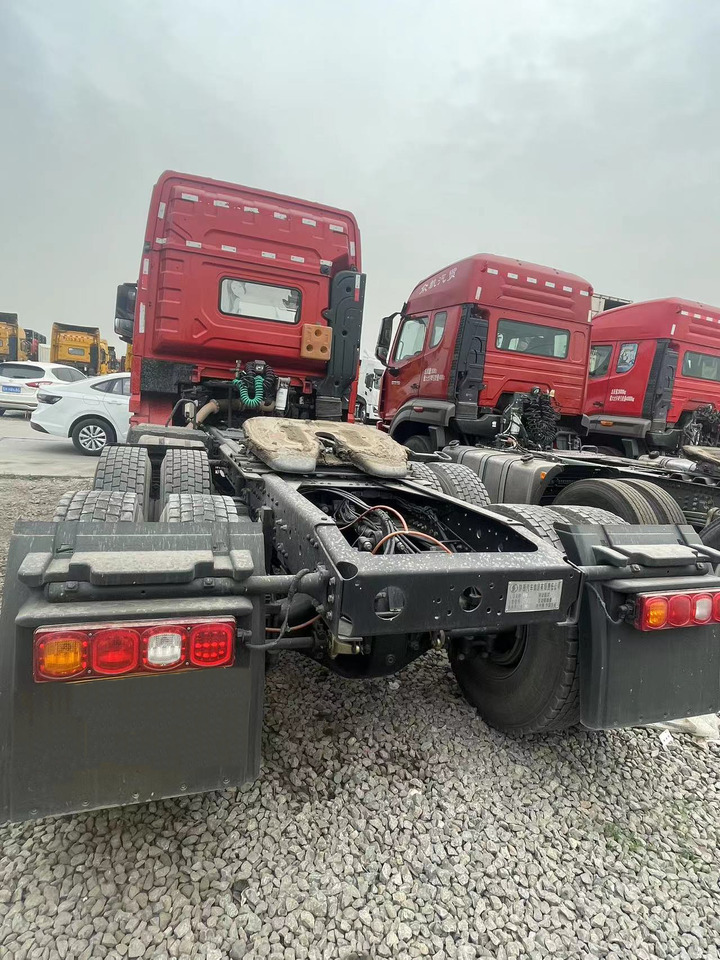 Shacman Slightly Used X3000 X5000 (6*4) Semi Truck Head Tractor Head Tipper Head - Trækker: billede 4 Shacman Slightly Used X3000 X5000 (6*4) Semi Truck Head Tractor Head Tipper Head - Trækker: billede 4