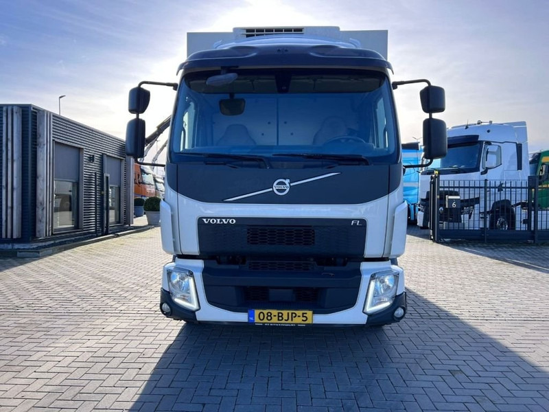 Volvo FL 250 4x2 Koelwagen Thermo king V600 / Tailgate Dhollandia 2000kg - Kølevogn lastbil: billede 2 Volvo FL 250 4x2 Koelwagen Thermo king V600 / Tailgate Dhollandia 2000kg - Kølevogn lastbil: billede 2