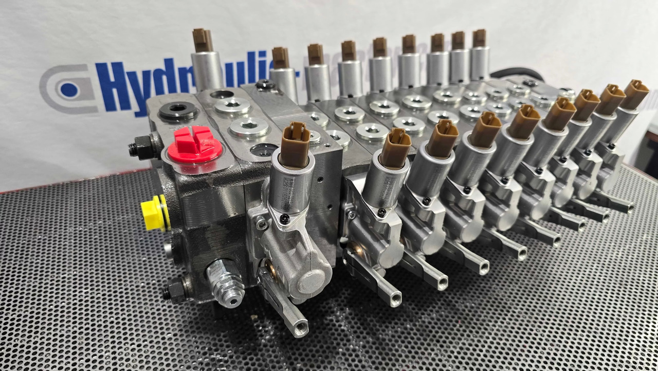Proportional Valve Walvoil DPX160 combined with DPX100, 9 functions - Skovvogn: billede 2 Proportional Valve Walvoil DPX160 combined with DPX100, 9 functions - Skovvogn: billede 2