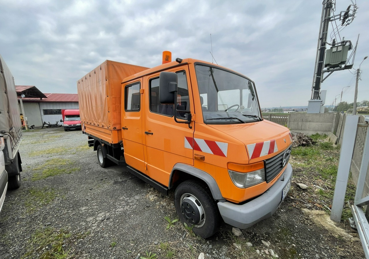 Mercedes-Benz Inny Mercedes-Benz Vario 614 Brygadówka skrzynia plandeka 6-oso doka dokka 2004 - Lastbil med presenning: billede 1 Mercedes-Benz Inny Mercedes-Benz Vario 614 Brygadówka skrzynia plandeka 6-oso doka dokka 2004 - Lastbil med presenning: billede 1