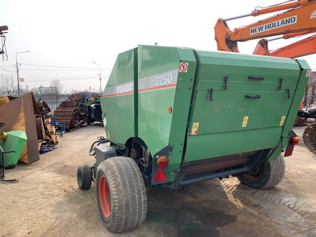 Fendt 3250 - Rundballepresse: billede 5 Fendt 3250 - Rundballepresse: billede 5