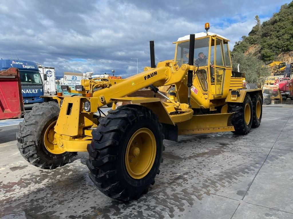 Faun F185C - Grader: billede 1 Faun F185C - Grader: billede 1