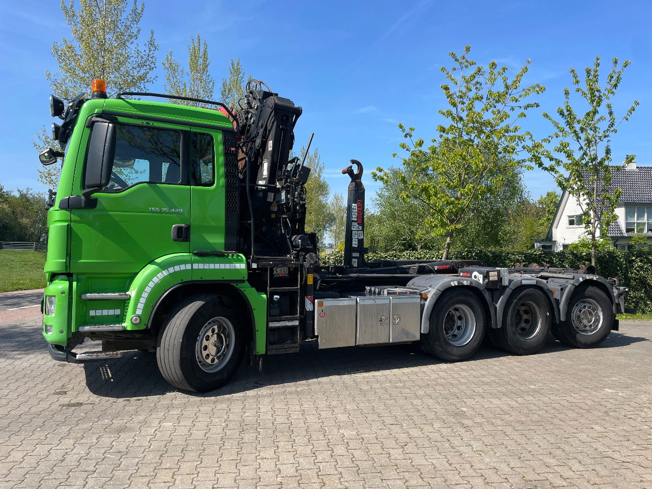 MAN TGS 35.420 met hiab 19tm Z kraan en 26t haakarm, bouwjaar 2018 - Containerbil/ Veksellad lastbil, Lastbil med kran: billede 1 MAN TGS 35.420 met hiab 19tm Z kraan en 26t haakarm, bouwjaar 2018 - Containerbil/ Veksellad lastbil, Lastbil med kran: billede 1