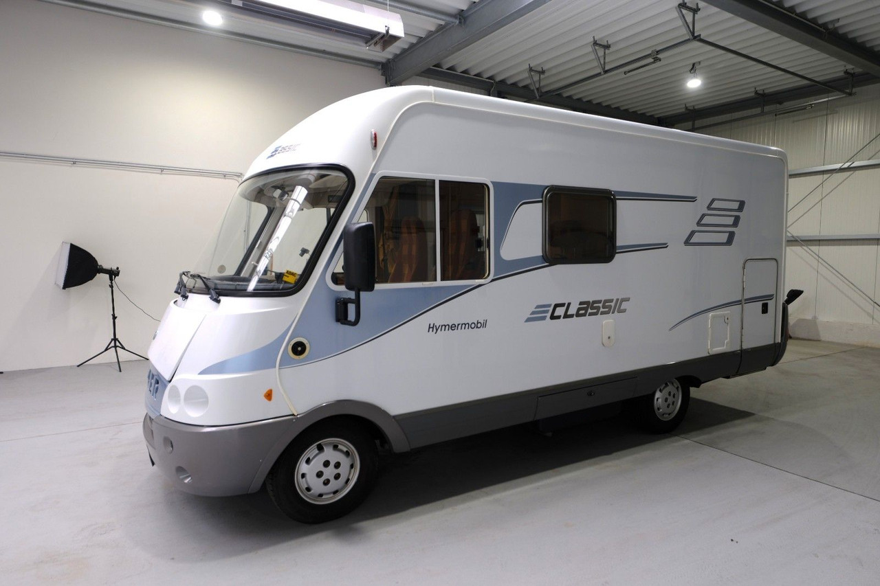 HYMER / ERIBA / HYMERCAR B 504 Classic/1.Hand/Festbett+Hubbett/Markise - Helintegreret autocamper: billede 3 HYMER / ERIBA / HYMERCAR B 504 Classic/1.Hand/Festbett+Hubbett/Markise - Helintegreret autocamper: billede 3