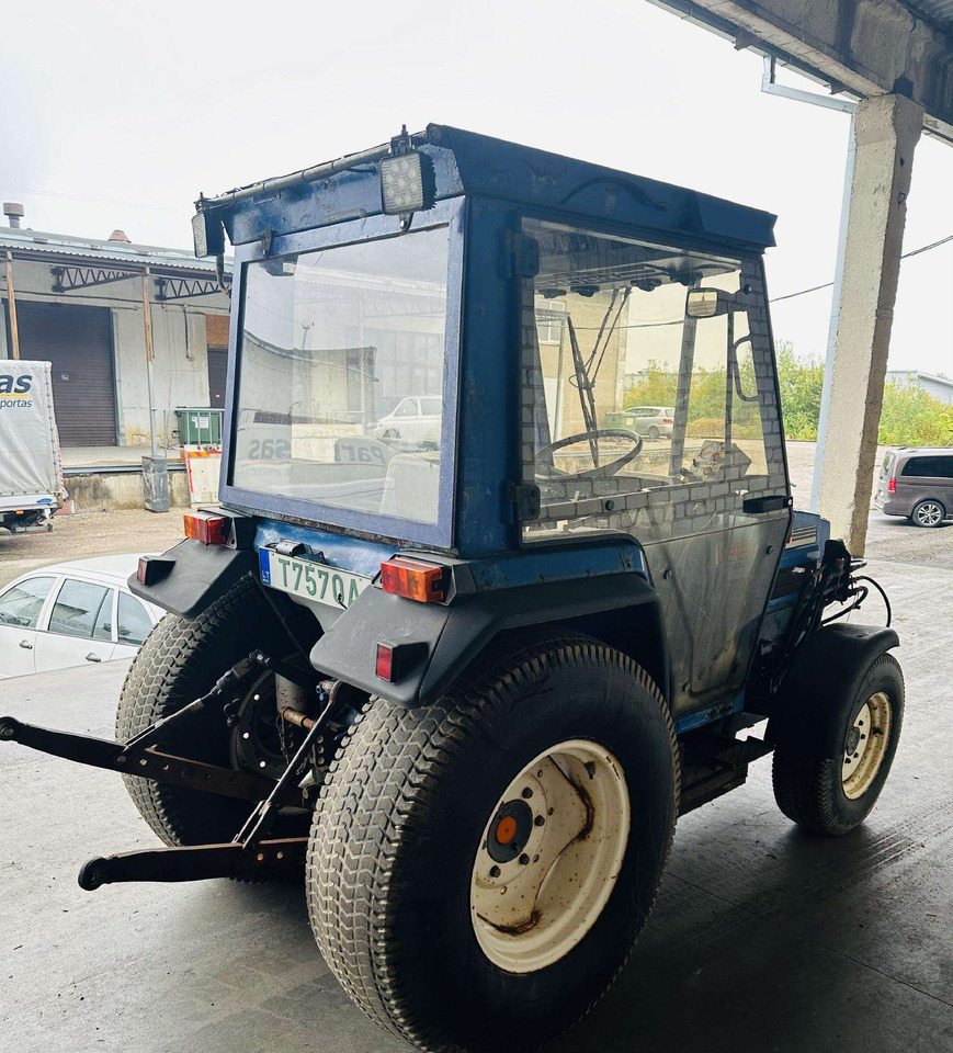 Iseki 530 - Traktor: billede 4 Iseki 530 - Traktor: billede 4