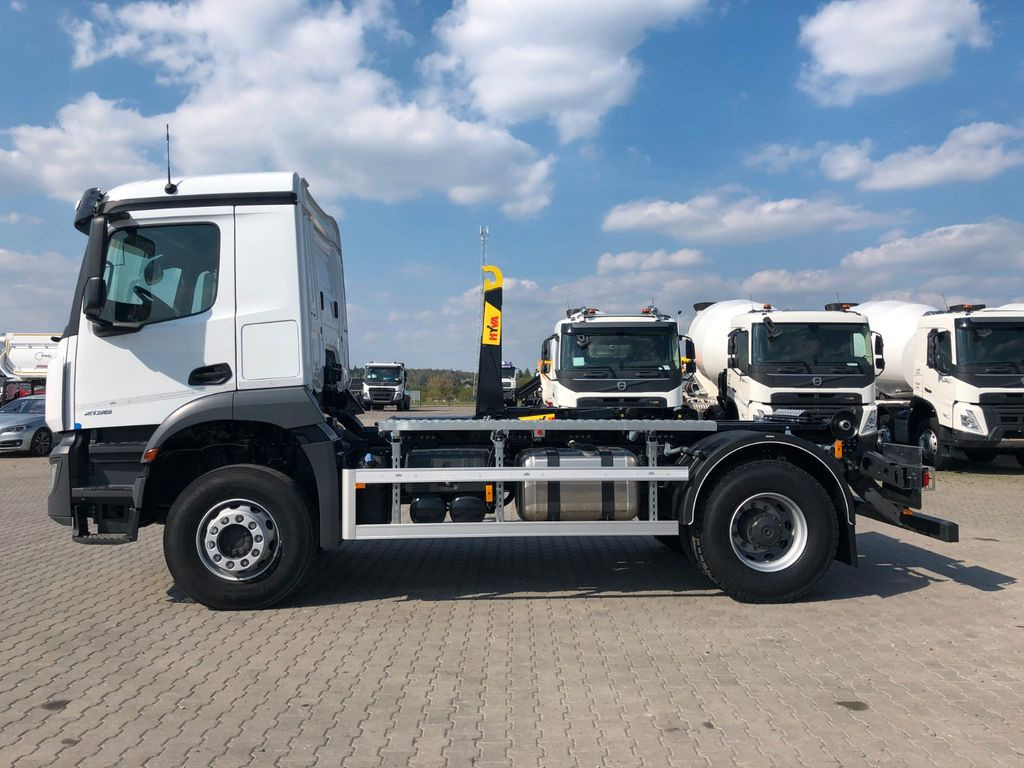 Mercedes-Benz AROCS 2136 Abrollkipper HYVA HKS-12-37-S - Lastbil kroghejs: billede 4 Mercedes-Benz AROCS 2136 Abrollkipper HYVA HKS-12-37-S - Lastbil kroghejs: billede 4