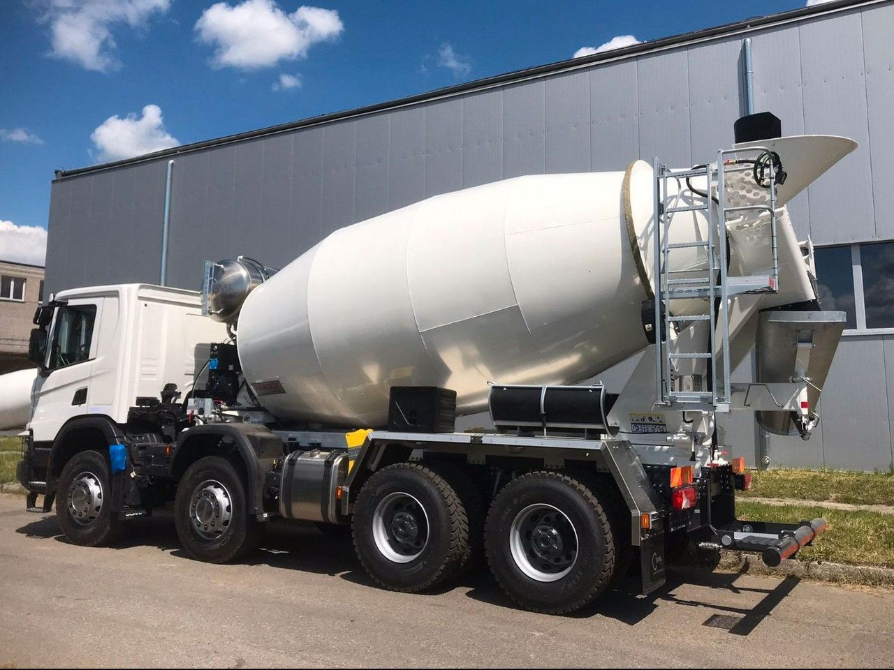 Scania P420 8X4 FML 10 M3 Scania P420 8X4 FML 10 M3 - Betonbil: billede 3 Scania P420 8X4 FML 10 M3 Scania P420 8X4 FML 10 M3 - Betonbil: billede 3