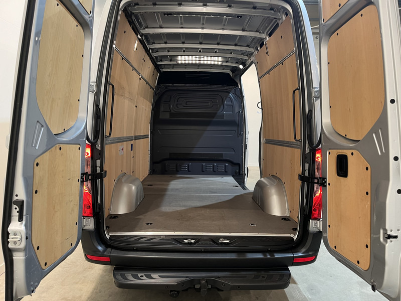 Mercedes-Benz Sprinter 315 CDI L2H2 RWD Automaat / Euro 6 / CarPlay / Airco / Camera / Trekhaak / Navigatie / 3-Zits / 21.000 KM !! / BPM VRIJ !! - Varevogn: billede 5 Mercedes-Benz Sprinter 315 CDI L2H2 RWD Automaat / Euro 6 / CarPlay / Airco / Camera / Trekhaak / Navigatie / 3-Zits / 21.000 KM !! / BPM VRIJ !! - Varevogn: billede 5