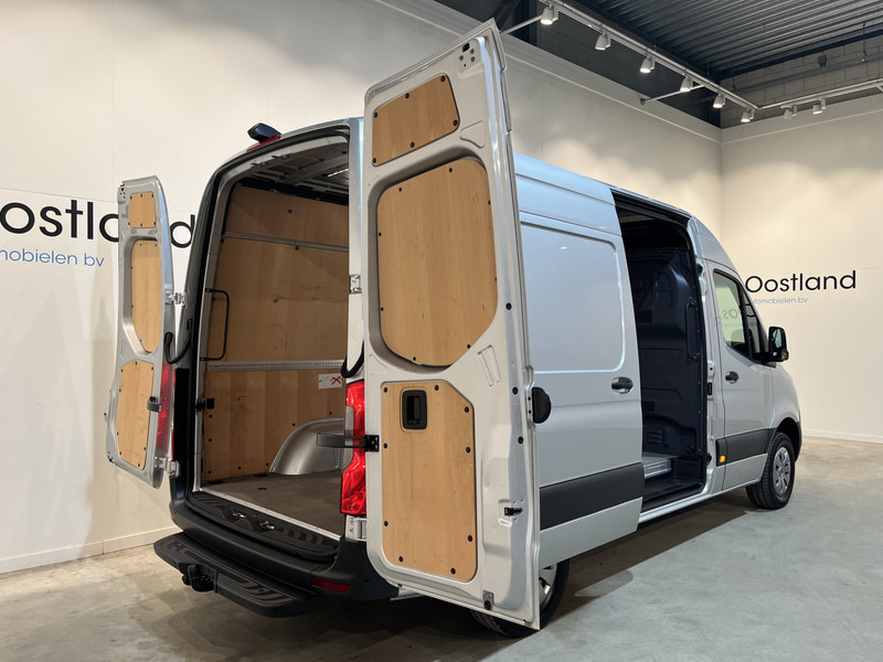 Mercedes-Benz Sprinter 315 CDI L2H2 RWD Automaat / Euro 6 / CarPlay / Airco / Camera / Trekhaak / Navigatie / 3-Zits / 21.000 KM !! / BPM VRIJ !! - Varevogn: billede 2 Mercedes-Benz Sprinter 315 CDI L2H2 RWD Automaat / Euro 6 / CarPlay / Airco / Camera / Trekhaak / Navigatie / 3-Zits / 21.000 KM !! / BPM VRIJ !! - Varevogn: billede 2