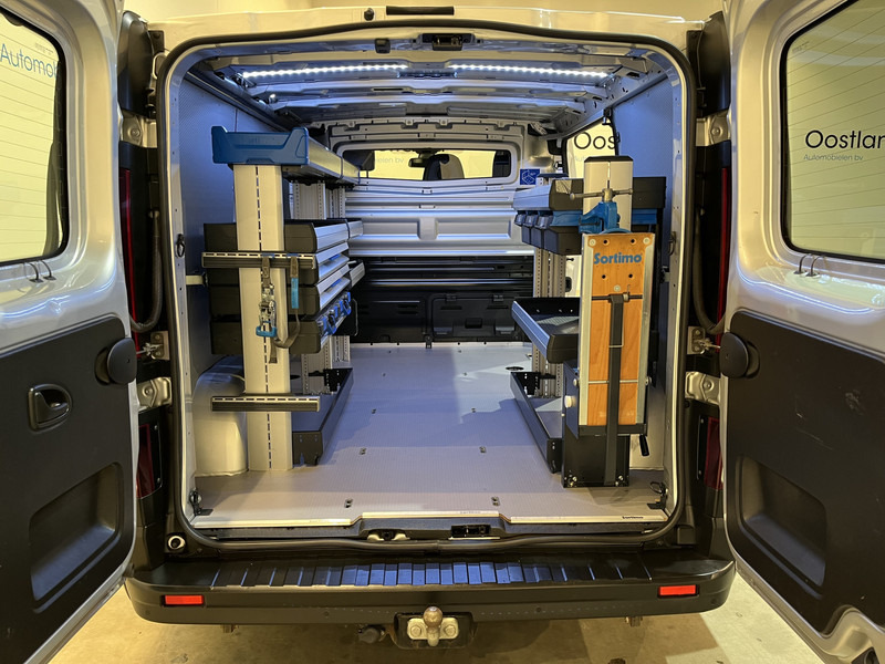 Renault Trafic 2.0 dCi L1H1 170 PK Automaat Servicebus / Sortimo Inrichting / Euro 6 / Airco / Cruise Control / Camera / Trekhaak / 3-Zits / BPM VRIJ !! - Små varebil: billede 4 Renault Trafic 2.0 dCi L1H1 170 PK Automaat Servicebus / Sortimo Inrichting / Euro 6 / Airco / Cruise Control / Camera / Trekhaak / 3-Zits / BPM VRIJ !! - Små varebil: billede 4