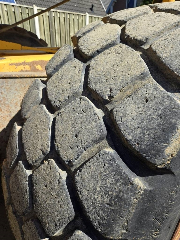 Knækstyret dumper Volvo BM A 25: billede 14