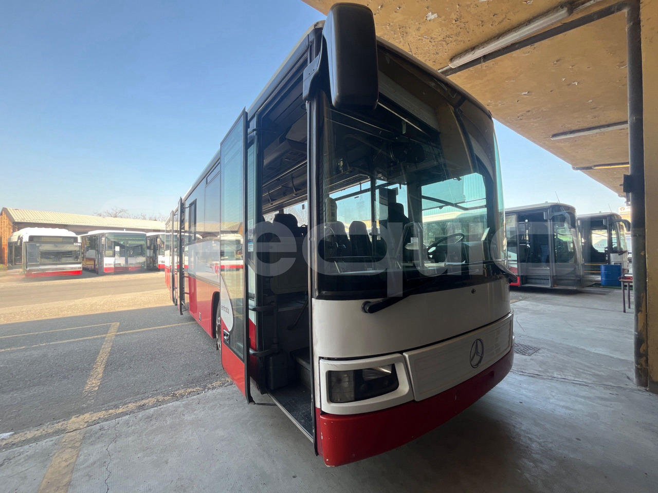 Mercedes-Benz Integro - Forstæder bus: billede 1 Mercedes-Benz Integro - Forstæder bus: billede 1